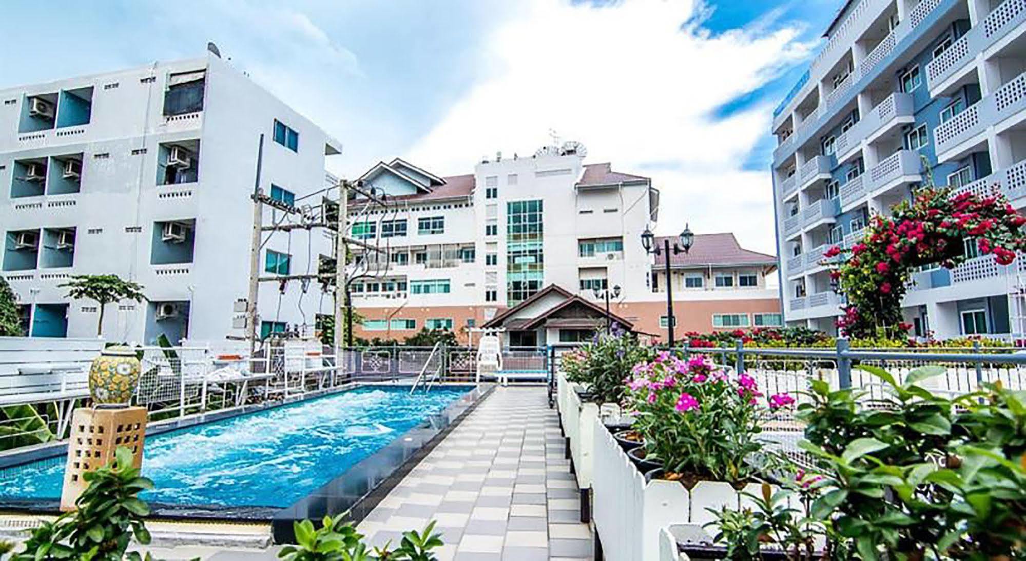 Sutus Court 4 Otel Pattaya Dış mekan fotoğraf