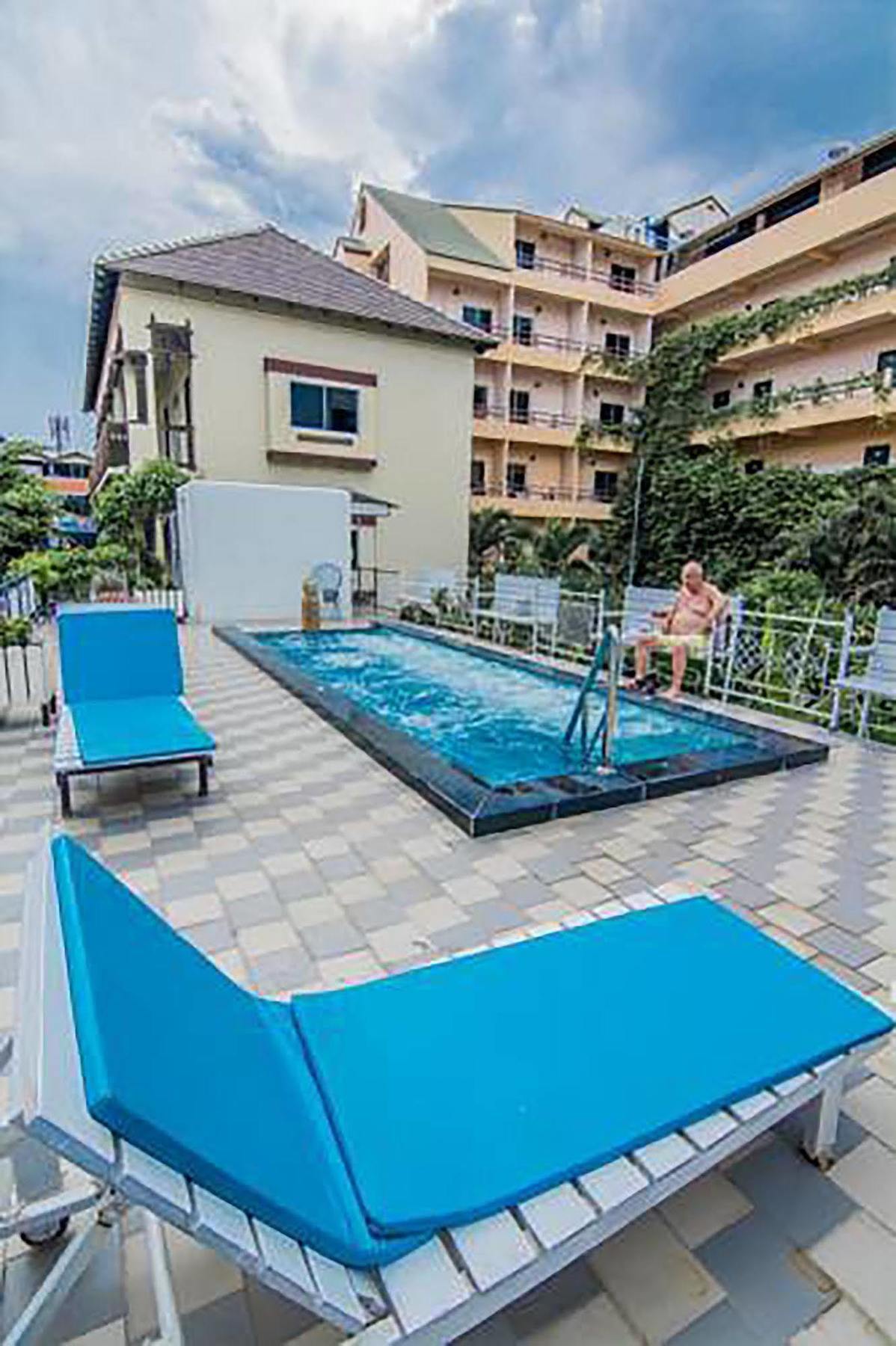 Sutus Court 4 Otel Pattaya Dış mekan fotoğraf